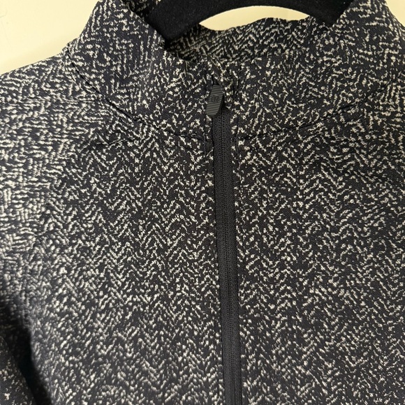 Lululemon RestLess Cropped Half Zip – Herringbone Fade Black & White Long Sleeve - Picture 8 of 9